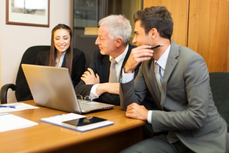 Merchant cash advance funders: A merchant cash advance help practical guide for business owners